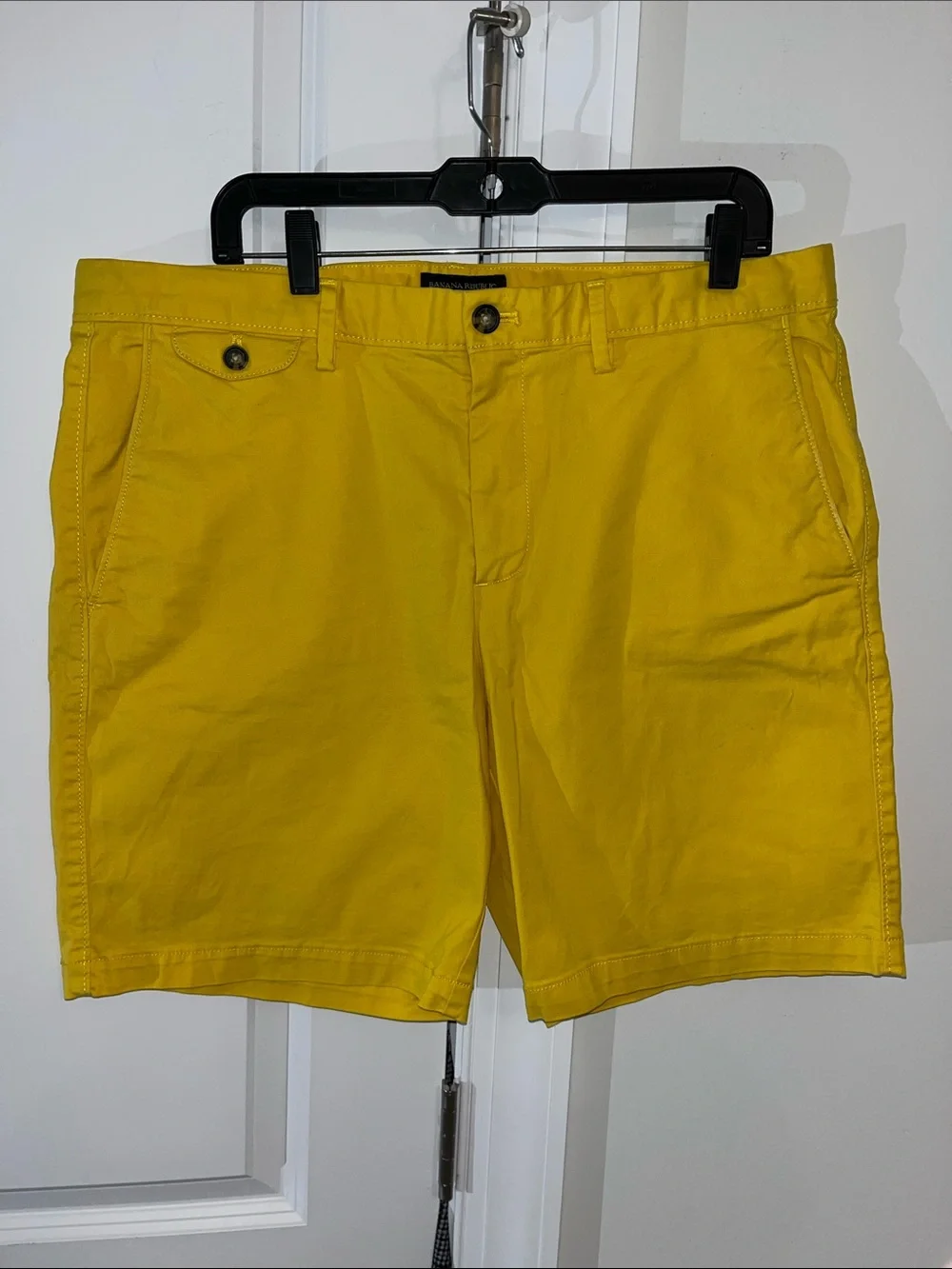 Banana Republic Lived in Model cotton/ Elastine 8 1/2” 5 pocket shorts 36